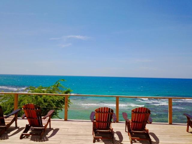 77 West Boutique Hotel Treasure Beach Exterior photo