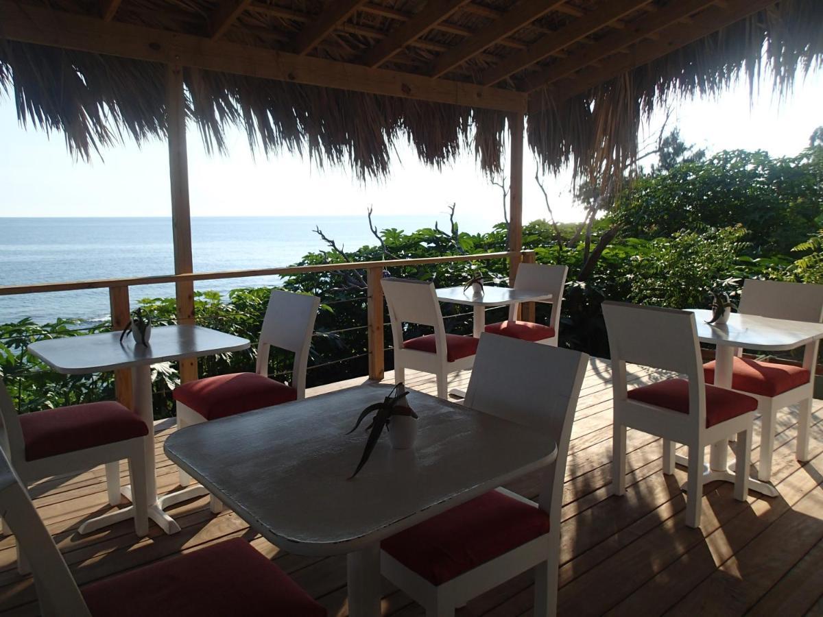 77 West Boutique Hotel Treasure Beach Exterior photo